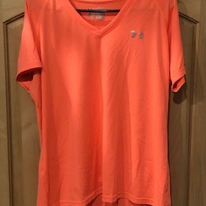 3 for $20 💜Under Armour Heat Gear Shirt